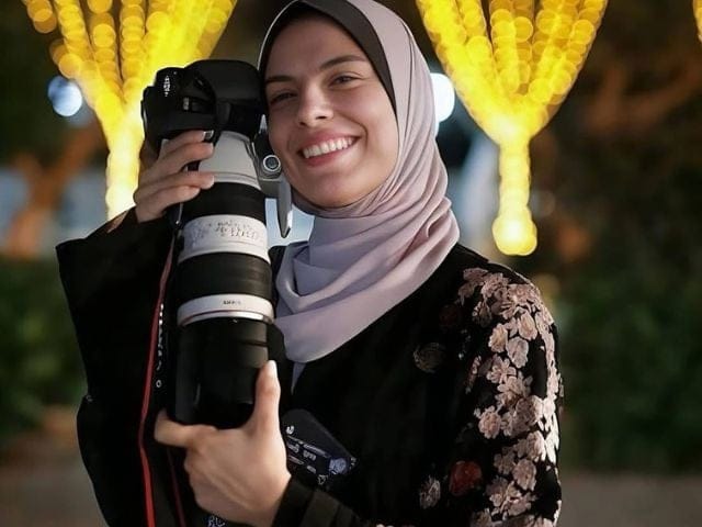 世界苦茶04月18日新闻 | 38条 | 特朗普与美联储主席鲍威尔爆发冲突