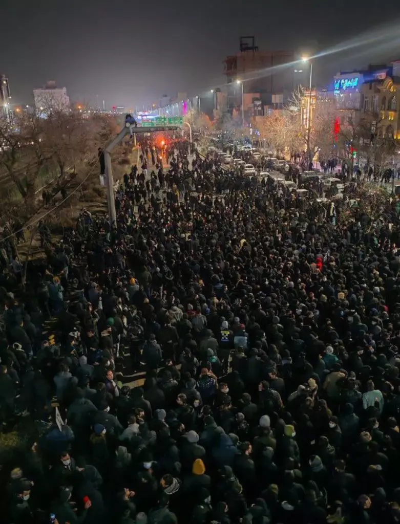 世界苦茶01月09日新闻 | 33条 | 伊朗反政府示威加剧